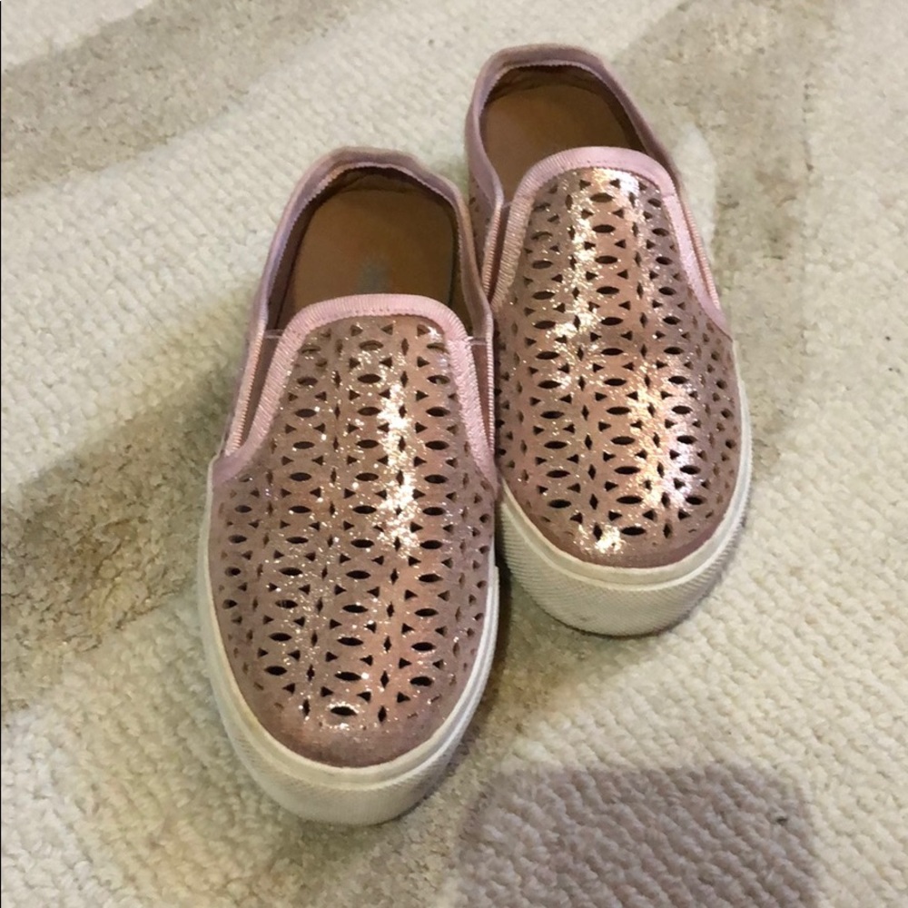 Volatile Kids Metallic Pink Slide On Sneakers 13